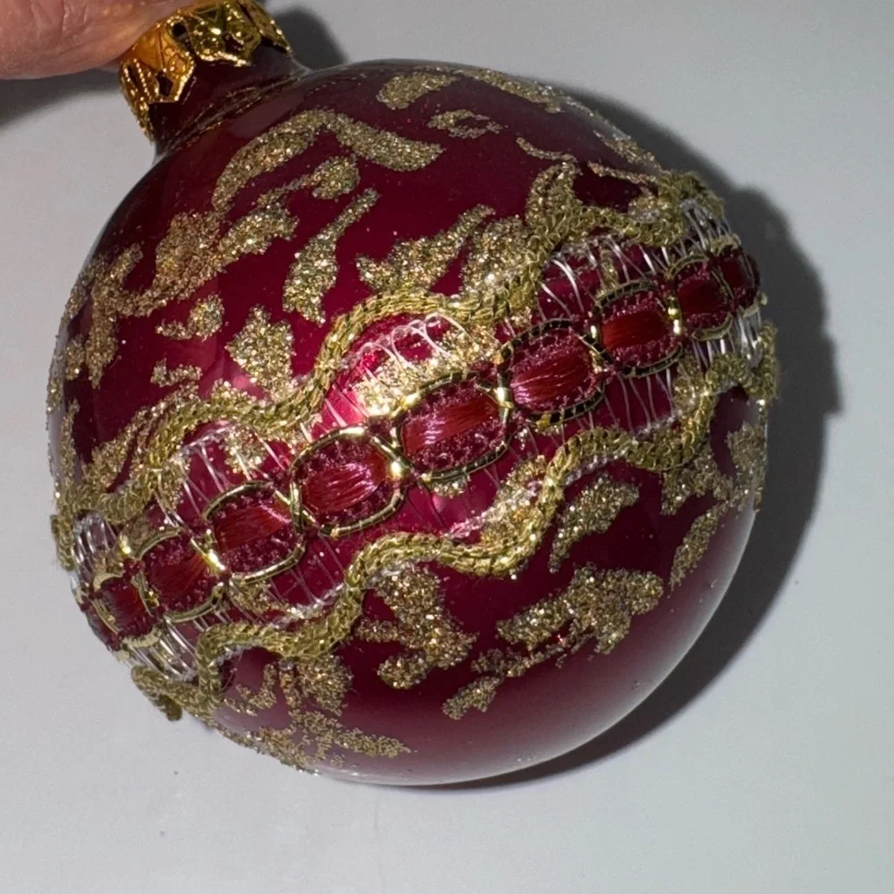 VTG Victoria Collection Embellished Red Gold Christmas Glass Balls Ornaments